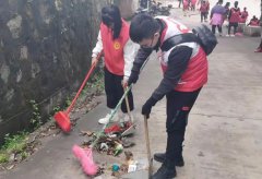 弘扬雷锋精神，社区清洁我先行！